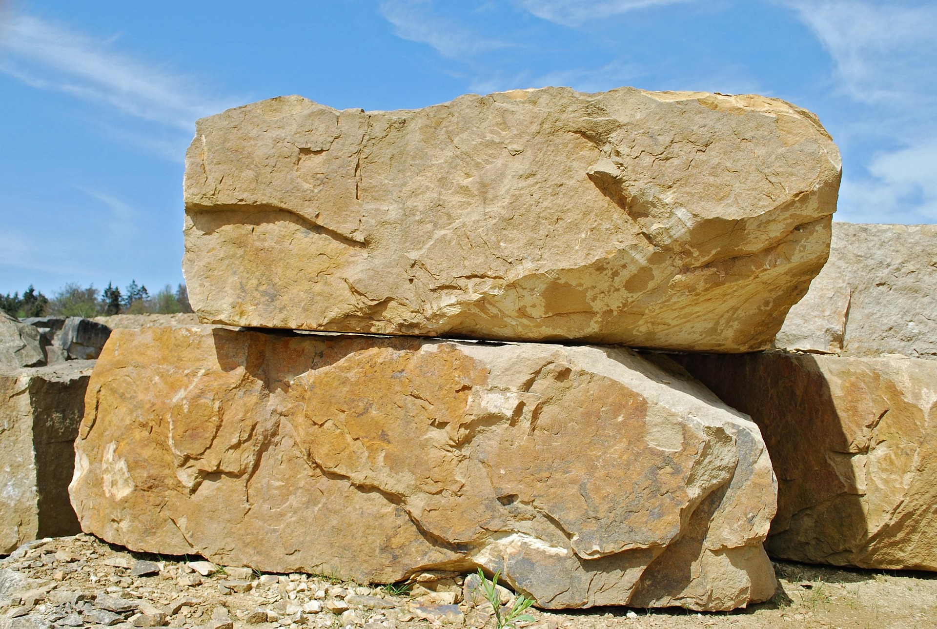 La piedra natural, el detalle que convierte un alojamiento en un lugar con identidad
